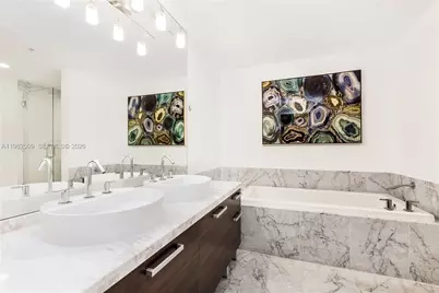 244 Biscayne Blvd #4604, Miami, FL 33132 - Photo 23