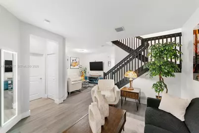 549 NE 206th Ln, Miami, FL 33179 - Photo 3