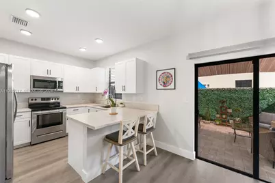 549 NE 206th Ln, Miami, FL 33179 - Photo 9