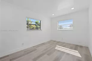 15694 NE 10th Ct, North Miami Beach, FL 33162 - Photo 15