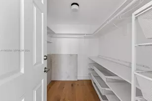 800 Claughton Island Dr, Miami, FL 33131 - Photo 21