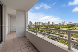 20225 NE 34th Ct, Aventura, FL 33180 - Photo 3