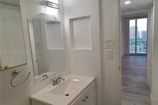 100 Bayview Dr, Sunny Isles Beach, FL 33160 - Photo 19