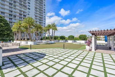 2801 NE 183rd St #1607W, Aventura, FL 33160 - Photo 15