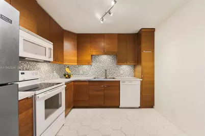 2801 NE 183rd St #1607W, Aventura, FL 33160 - Photo 3