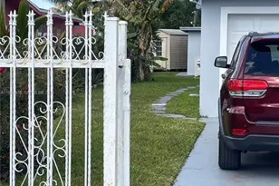 4851 NW 192nd St, Miami Gardens, FL 33055 - Photo 15