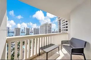 1000 W Island Blvd, Aventura, FL 33160 - Photo 35