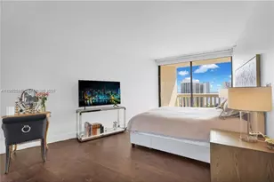 1000 W Island Blvd, Aventura, FL 33160 - Photo 13