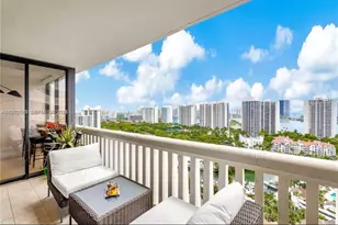 1000 W Island Blvd, Aventura, FL 33160 - Photo 37