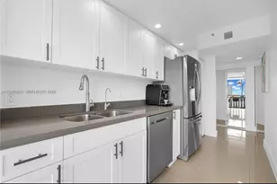 1000 W Island Blvd, Aventura, FL 33160 - Photo 29