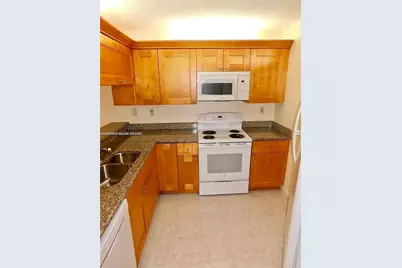 8329 Trent Ct #Apt A, Boca Raton, FL 33433 - Photo 11