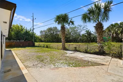 451 SW 38th Ter, Fort Lauderdale, FL 33312 - Photo 29