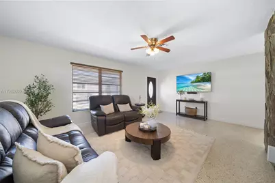 1168 W 24th St, Hialeah, FL 33010 - Photo 5