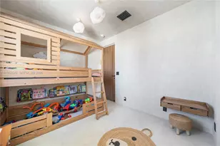 325 Meridian Ave, Miami Beach, FL 33139 - Photo 33