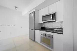 92 SW 3rd St, Miami, FL 33130 - Photo 3