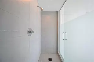 92 SW 3rd St, Miami, FL 33130 - Photo 9