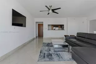 31 SE 5th St, Miami, FL 33131 - Photo 7