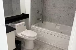31 SE 5th St, Miami, FL 33131 - Photo 19