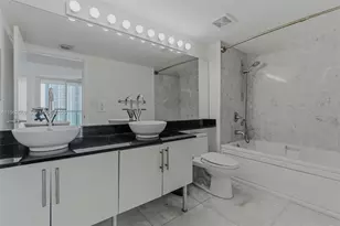 31 SE 5th St, Miami, FL 33131 - Photo 27