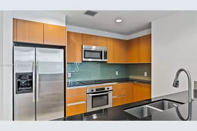 1050 Brickell Ave #2620, Miami, FL 33131 - Photo 7