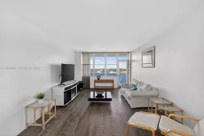 7441 Wayne Avenue #8J, Miami Beach, FL 33141 - Photo 3