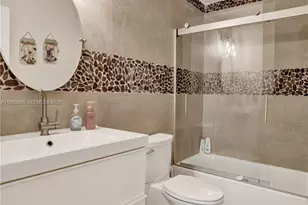 2260 W Discovery Cir W, Deerfield Beach, FL 33442 - Photo 37