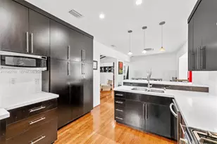 318 NE 105th St, Miami Shores, FL 33138 - Photo 5