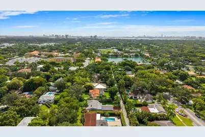 318 NE 105th St, Miami Shores, FL 33138 - Photo 35