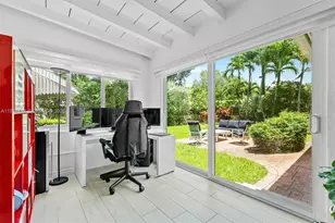 318 NE 105th St, Miami Shores, FL 33138 - Photo 7