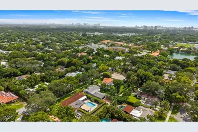 318 NE 105th St, Miami Shores, FL 33138 - Photo 37