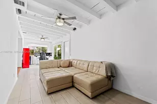 318 NE 105th St, Miami Shores, FL 33138 - Photo 13