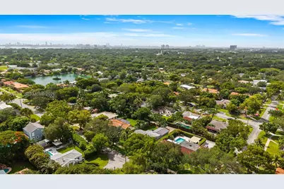 318 NE 105th St, Miami Shores, FL 33138 - Photo 33