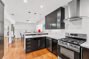 318 NE 105th St, Miami Shores, FL 33138 - Photo 9