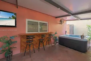 61 NW 110th Ave, Plantation, FL 33324 - Photo 9