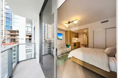 11 NE 6th St #1208, Miami, FL 33132 - Photo 11