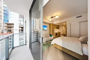 11 NE 6th St, Miami, FL 33132 - Photo 11