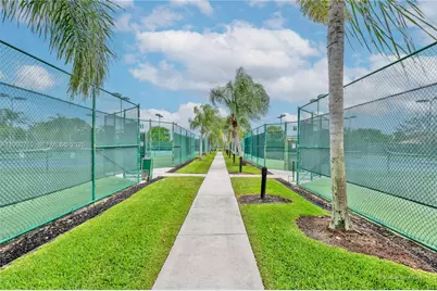 14325 NW 14th Ct, Pembroke Pines, FL 33028 - Photo 27