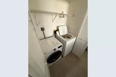 540 Brickell Key Dr #1505, Miami, FL 33131 - Photo 15