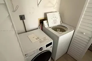 540 Brickell Key Dr, Miami, FL 33131 - Photo 15