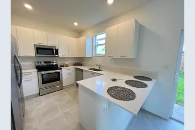 12612 NW 23rd Pl, Miami, FL 33167 - Photo 3