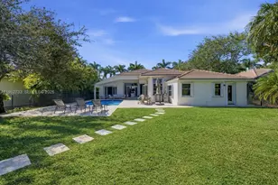 2562 Eagle Run Ln, Weston, FL 33327 - Photo 5