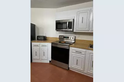 800 Parkview Dr #912, Hallandale Beach, FL 33009 - Photo 9