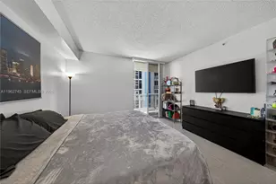 5091 NW 7th St, Miami, FL 33126 - Photo 13