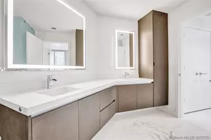 851 NE 1st Ave, Miami, FL 33132 - Photo 57