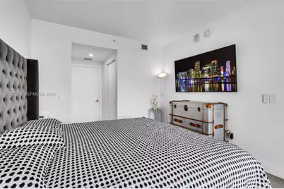 121 NE 34th St #3003, Miami, FL 33137 - Photo 11