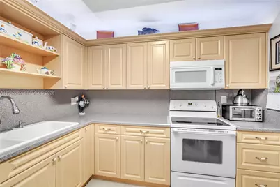 4160 Inverrary Dr #308, Lauderhill, FL 33319 - Photo 7