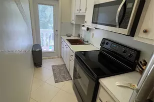 2110 NE 39th St, Fort Lauderdale, FL 33308 - Photo 3