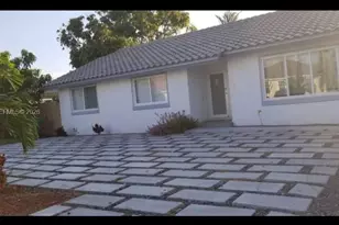 17230 SW 93rd Ave, Palmetto Bay, FL 33157 - Photo 1