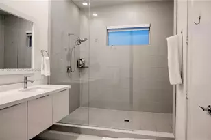 6472 NW 103rd Pl, Doral, FL 33178 - Photo 9