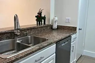 2811 N Oakland Forest Dr, Oakland Park, FL 33309 - Photo 5